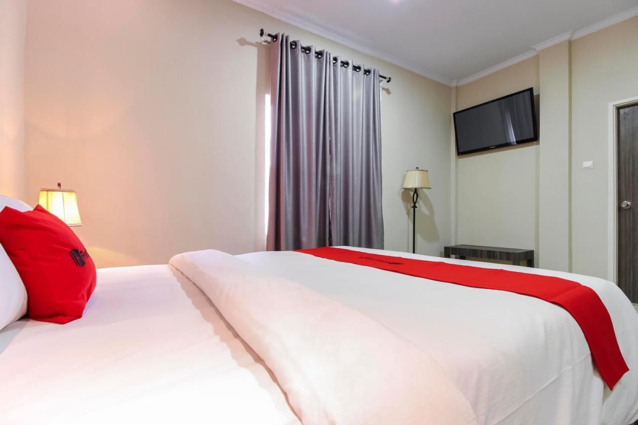 Reddoorz Plus Syariah @ Jalan Sriwijaya Medan Exterior foto