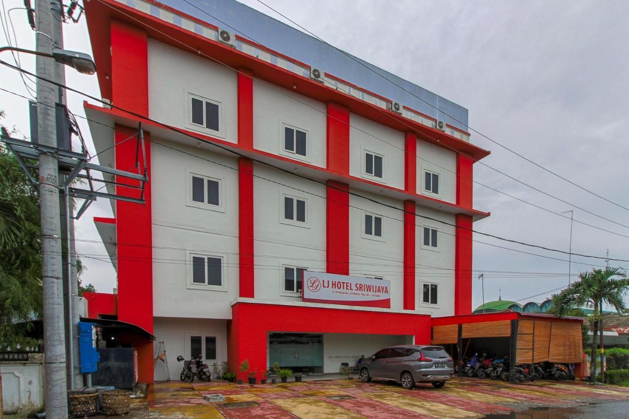 Reddoorz Plus Syariah @ Jalan Sriwijaya Medan Exterior foto