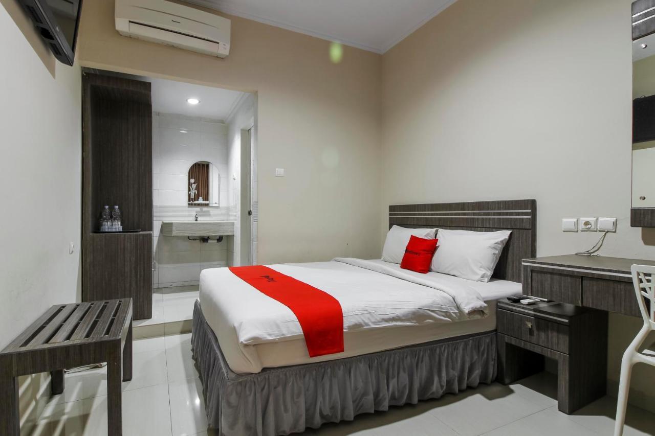 Reddoorz Plus Syariah @ Jalan Sriwijaya Medan Exterior foto